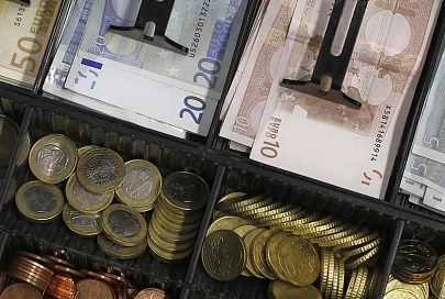 Неужели правда? С 1 января обналичить зарплату можно будет в магазинах